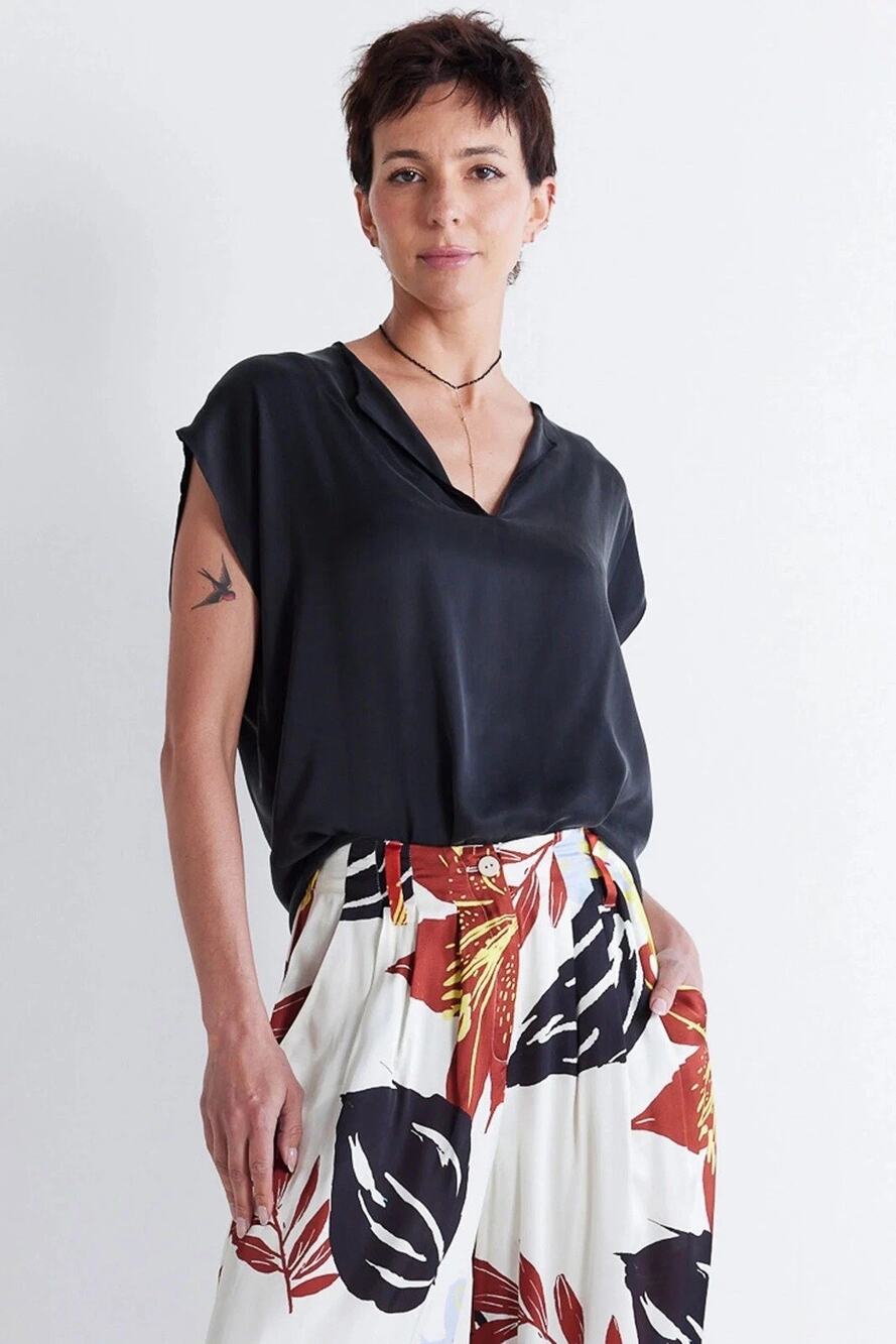 Ruti The All Day Black Washable Silk Top S/M Short Sleeve Flowy